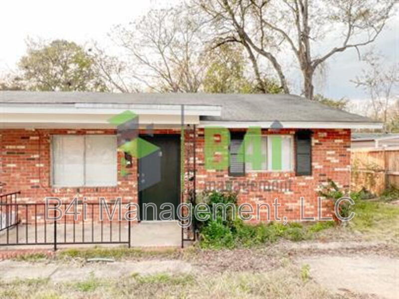 Columbus House: 719 (B) Palmetto Avenue