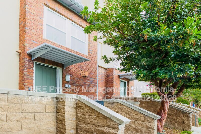 Aliso Viejo House: 6 Midtown Dr
