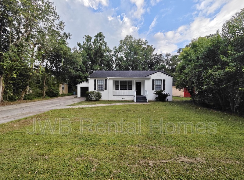 Jacksonville House: 5212 Attleboro St