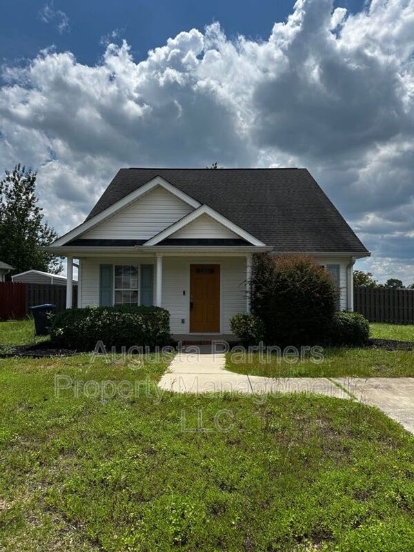 Augusta House: 2120 Whitney South Drive