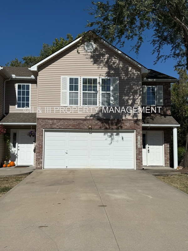 Blue Springs House: 1624 NW Samantha Ct