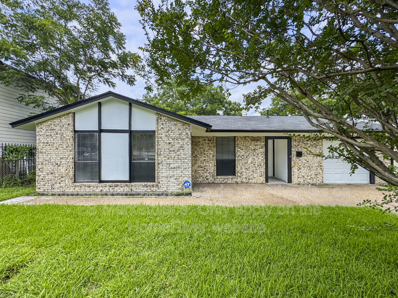 Dallas House: 1705 Allentown Dr