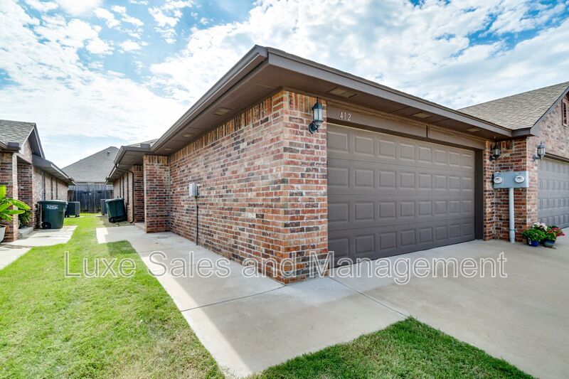 Edmond House: 437 Chalk Hill Ct