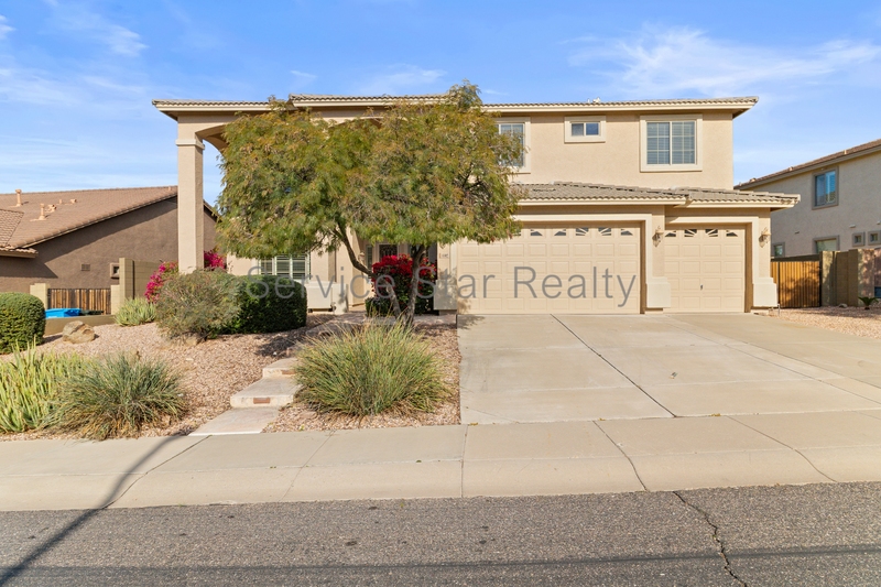 New River House: 4402 W Dorsaneo Ln