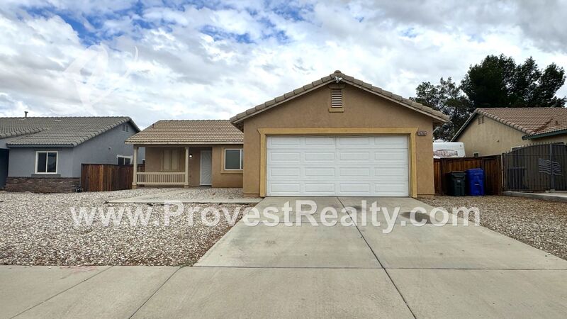 Adelanto House: 15355 Lassen Dr