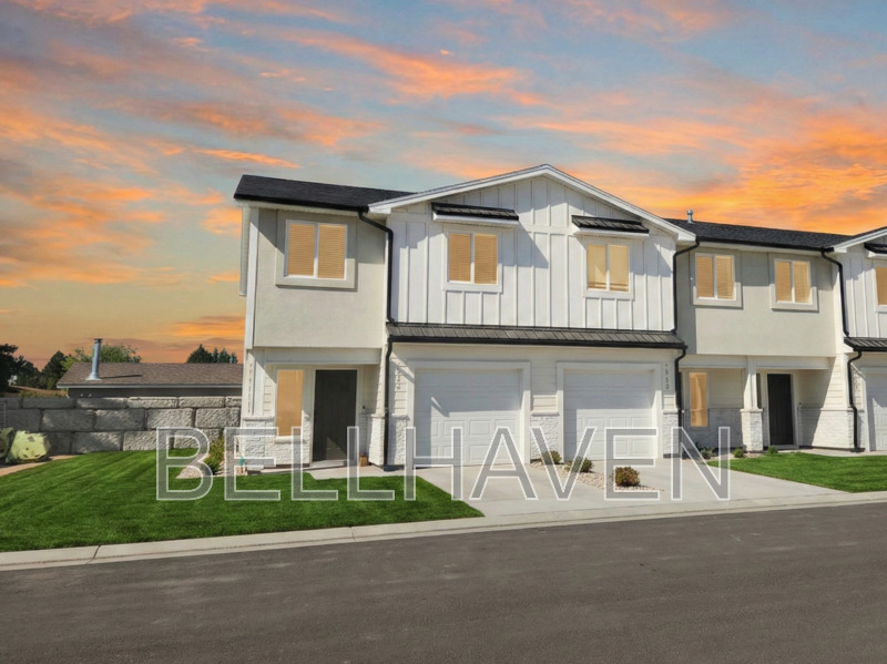 Idaho Falls Townhome: 868 Golden Bear Ln