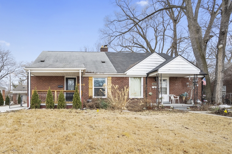 Eastpointe House: 23737 Brittany Ave.