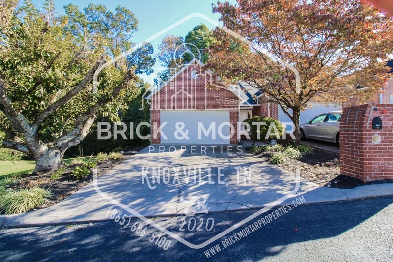 Knoxville House: 8635 Constance Way