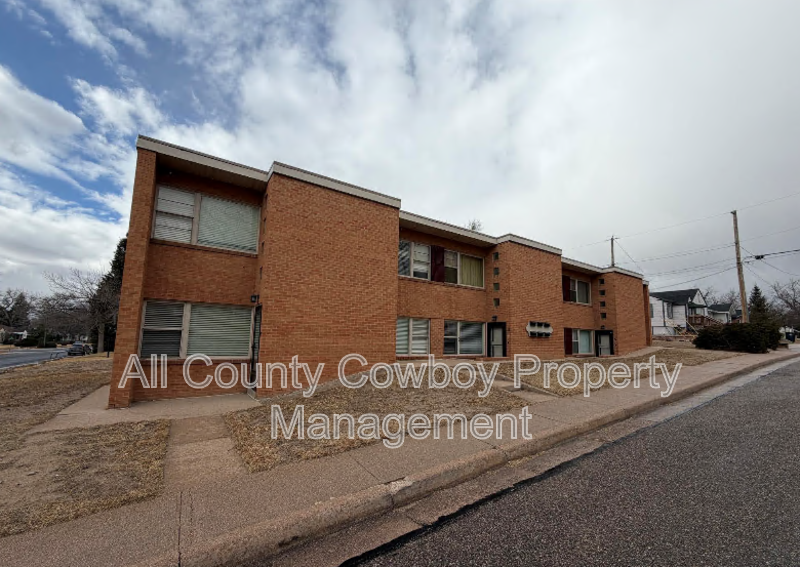 Cheyenne Condo: 700 W 1st Ave.
