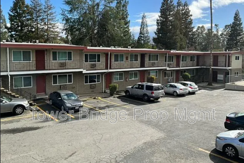 Fair Oaks Condo: 10612 Fair Oaks Blvd