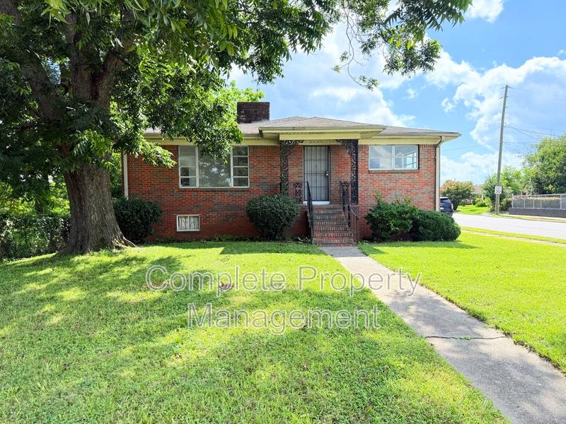 Birmingham House: 2320 16th Street North