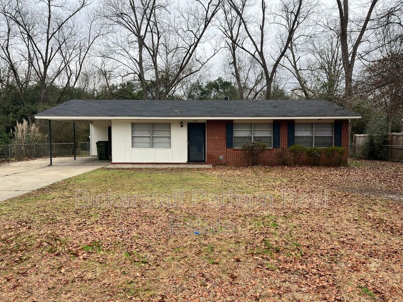 Columbus House: 1507 Celia Drive