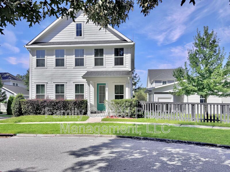 Summerville House: 201 Makemie Way