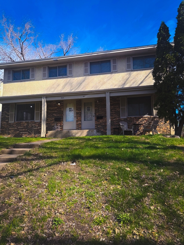 Hopkins Condo: 509 Sunnyside Lane