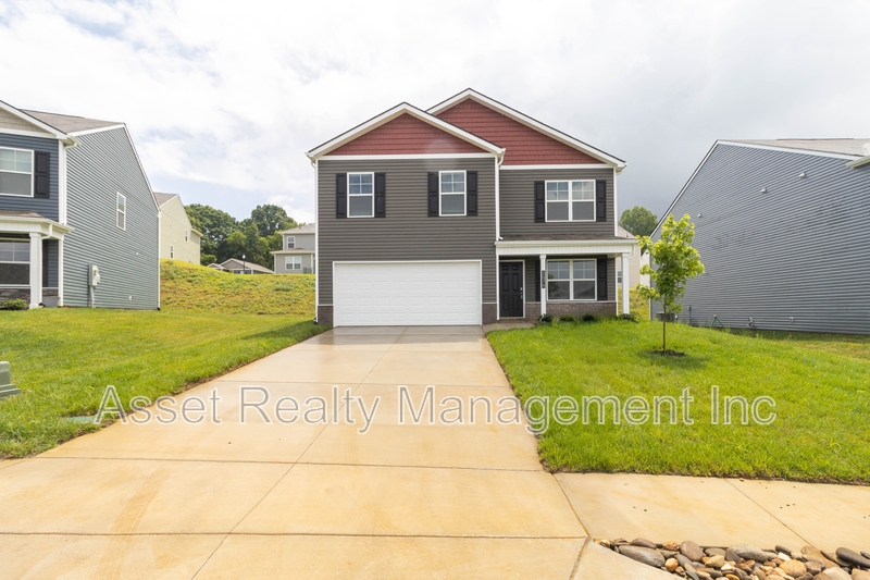 Morristown House: 2076 Southwood Circle