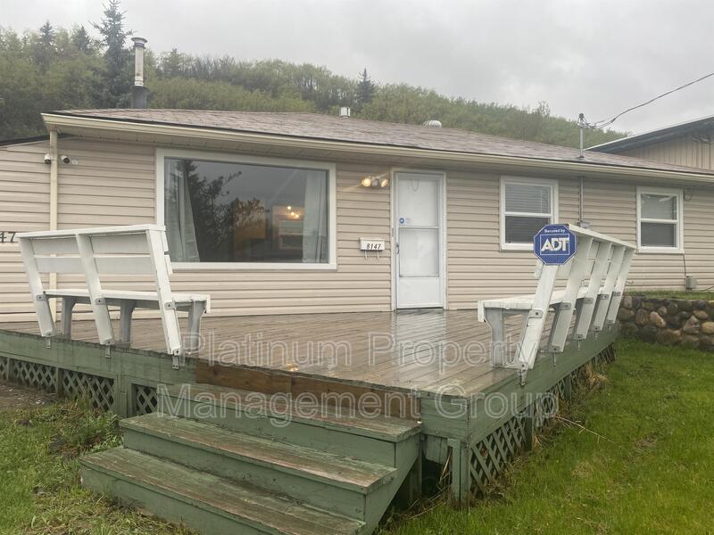 Calgary House: 8147 33 Avenue Northwest