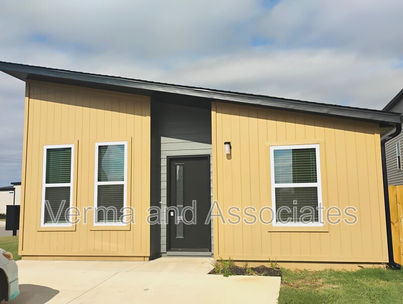 Centerton House: 951 Reading RR Ln