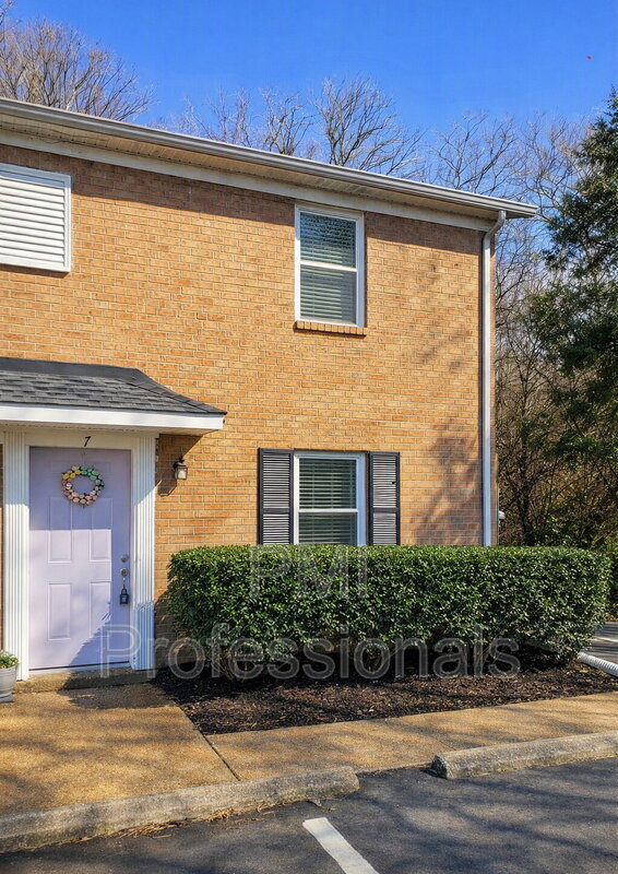 Murfreesboro Townhome: 736 E Northfield Blvd