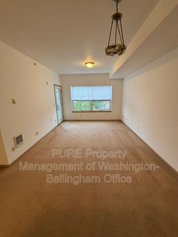 Bellingham House: 516 Darby Drive