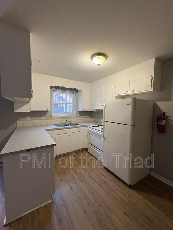 Winston Salem Condo: 1600 Oak Croft Ct