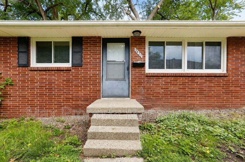 Des Moines House: 3422 SW 8th St