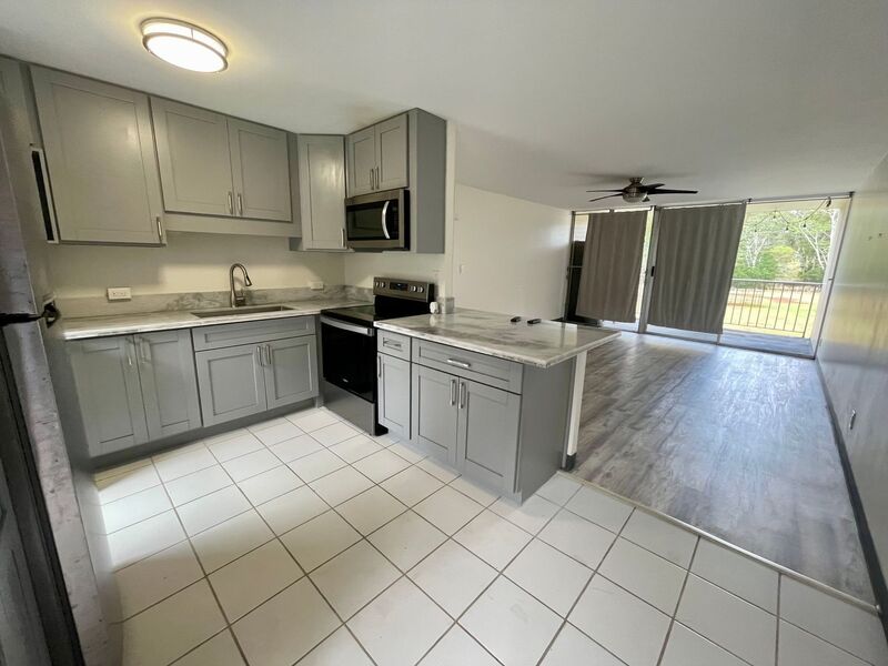 Mililani Condo: 95-045 Waikalani Dr