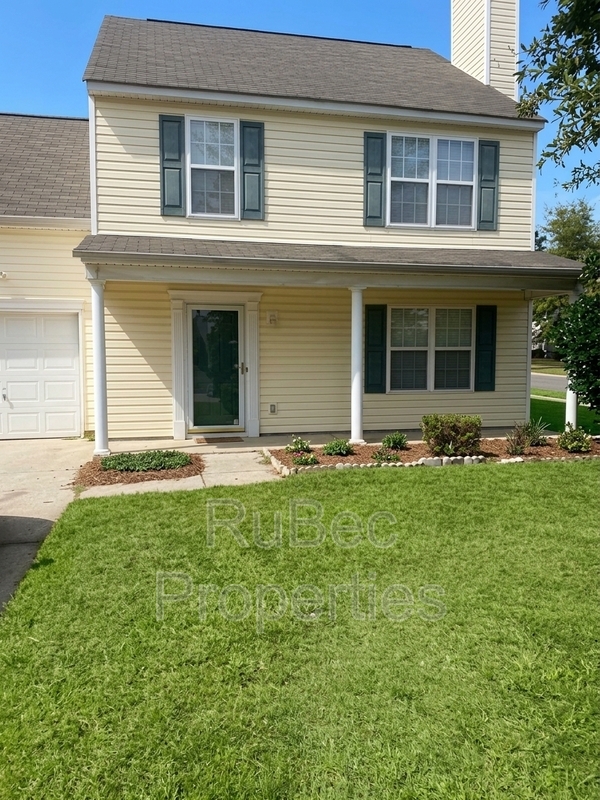 Charlotte House: 923 Grassy Patch LN