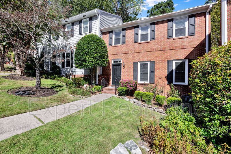 Vestavia Townhome: 25 The Falls Drive