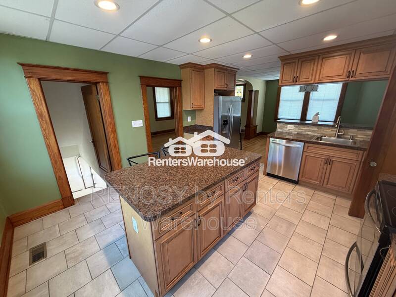 Essex House: 6015 Rossville Blvd