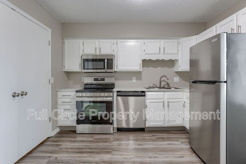 Lincoln House: 2700 N 1st St