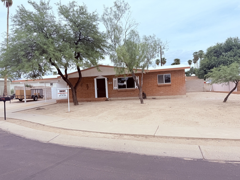 Tucson House: 4834 North Los Altos Place