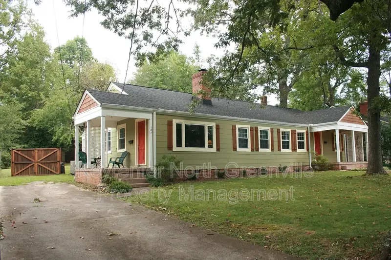 Greenville House: 127 Wedgewood Dr