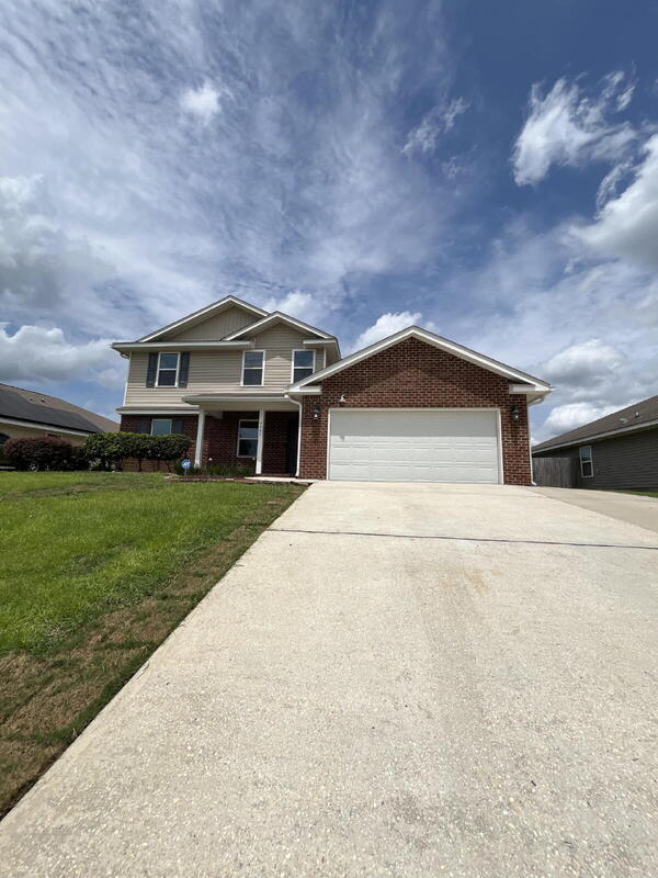 Crestview House: 4905 Kensington Ln