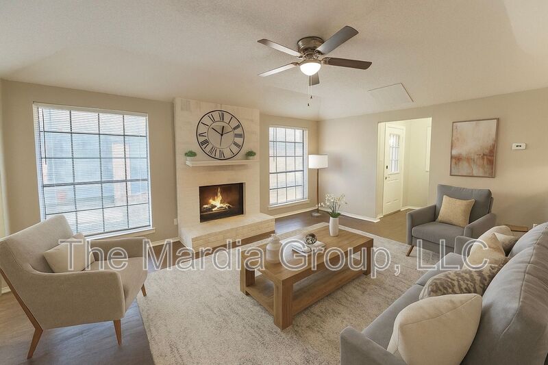 Rowlett House: 2709 A Clemson Cr