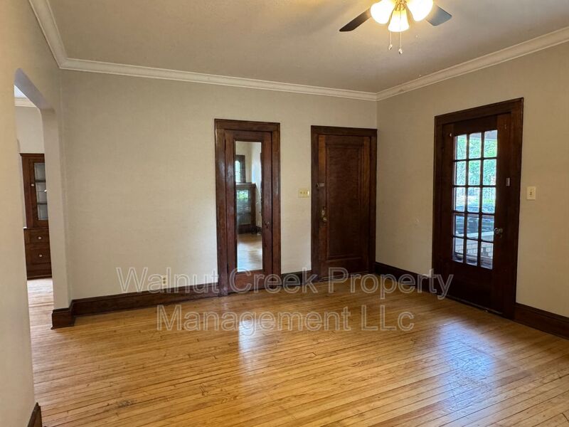 Cleveland Condo: 17812 East Park Dr.