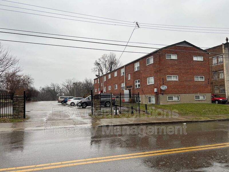 Request a Viewing for 532 Rockdale Ave, Unit 04 Tenant Turner