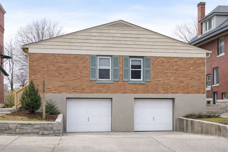 Cincinnati Condo: 2108 Auburn Ave