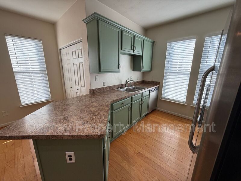 Well-maintained and spacious 3-bedroom Home "ASK ABOUT OUR ZERO DEPOSIT" - Photo 3