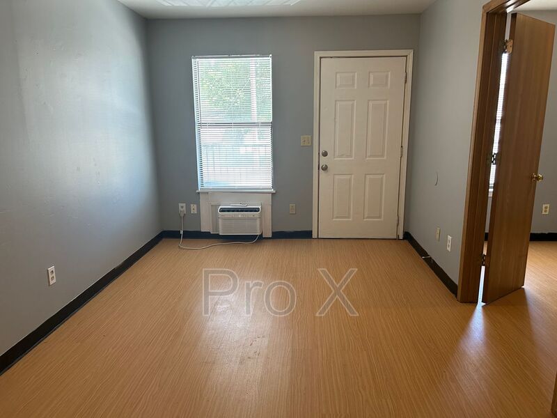 Springdale House: 1706 South Powell