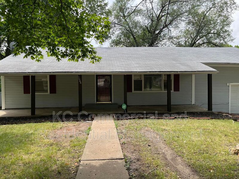 Request a Viewing for 7844 Smalley Ave Tenant Turner