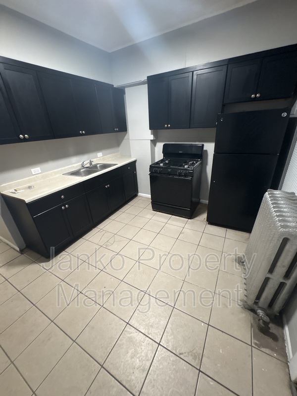 Chicago House: 7132 S Ingleside Ave