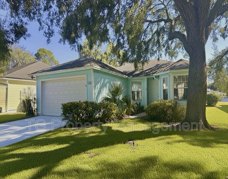 Jacksonville House: 3696 Barbizon Circle N