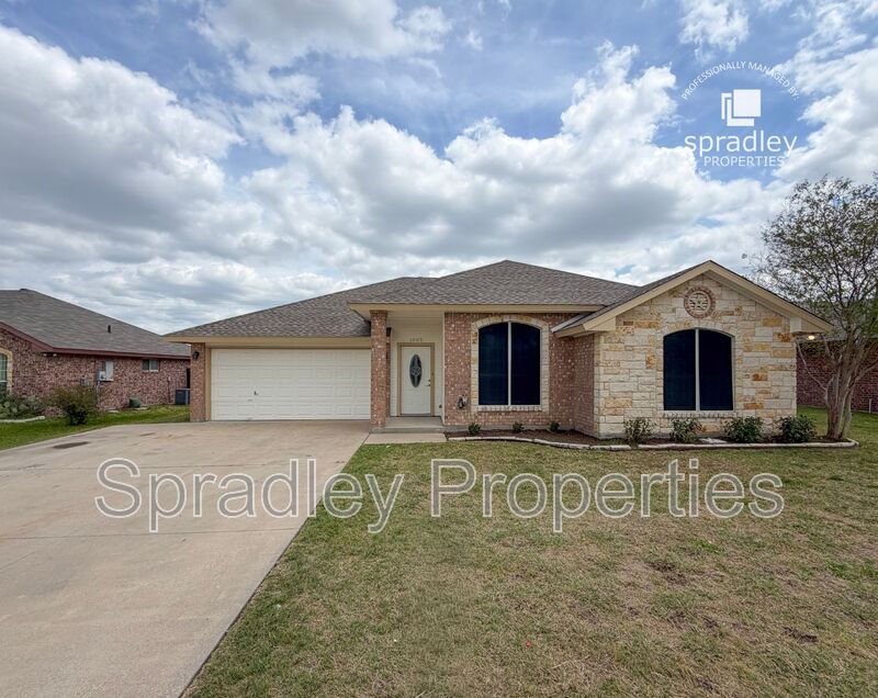 Troy House: 1005 Macy Dr.