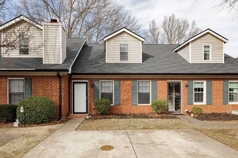 Athens House: 474 Huntington Road