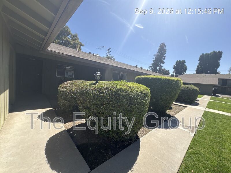 Visalia House: 326 N Westfield Drive