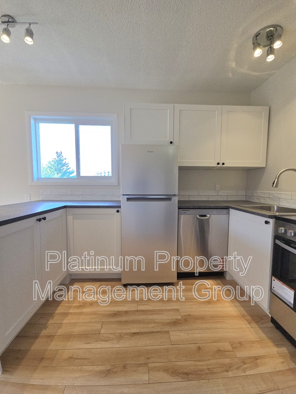 Calgary House: 1001 2 Ave NW
