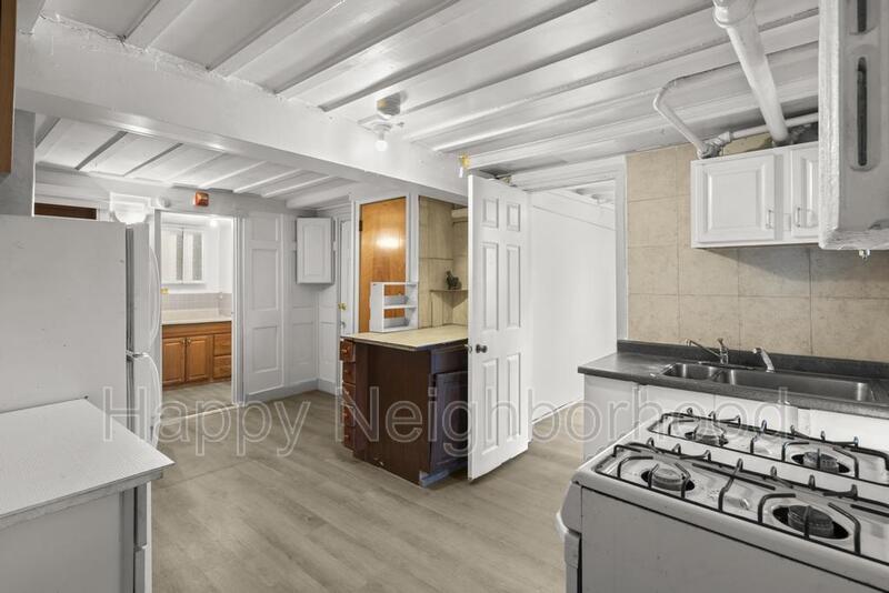 Meriden House: 216 East Main StreetUnit 9