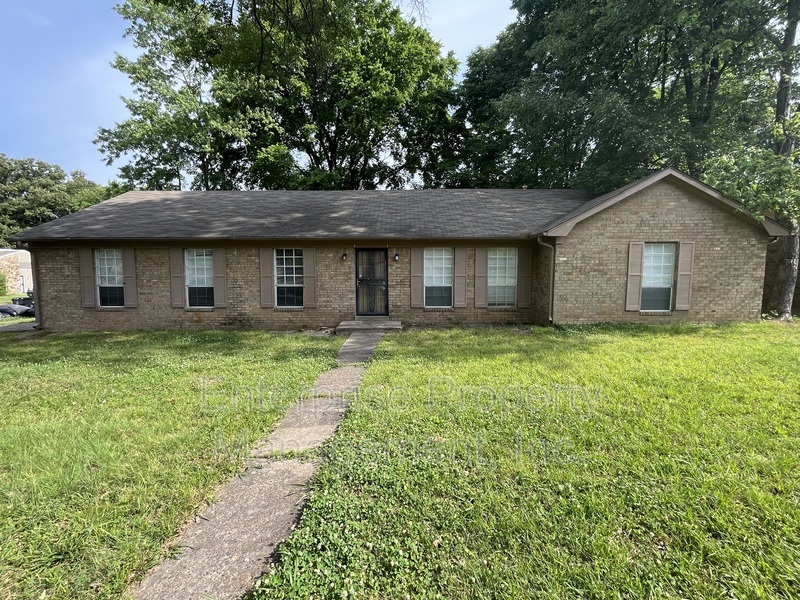 Memphis House: 6124 Chinaberry Dr
