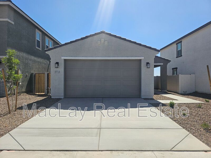 San Tan Valley House: 33723 N Blackwell Dr