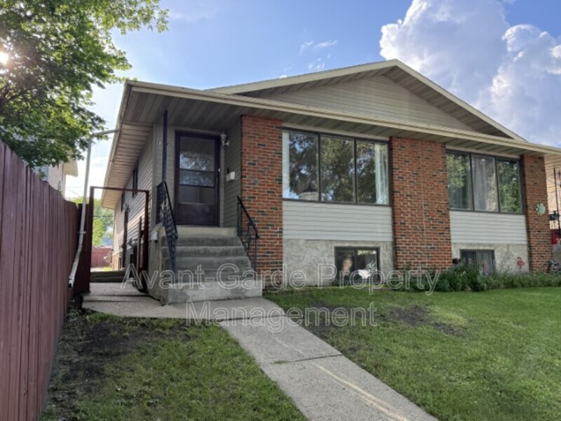 Edmonton Condo: 12208 77 St NW